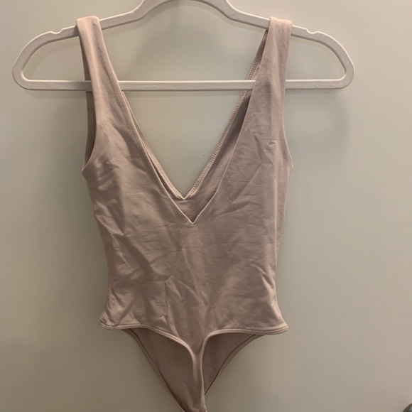 Aritzia Babaton Contour Body Suit 2XS - Picture 3 of 3